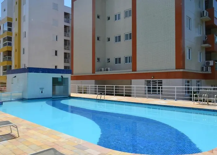 Aluga-se Apto 2 Quartos, sendo 1 suíte, 3 Ar cond. Mobília completa - Praia Grande Ubatuba/SP